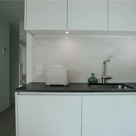 Nieuw Nabij Het Met Privegarage Apartment *
