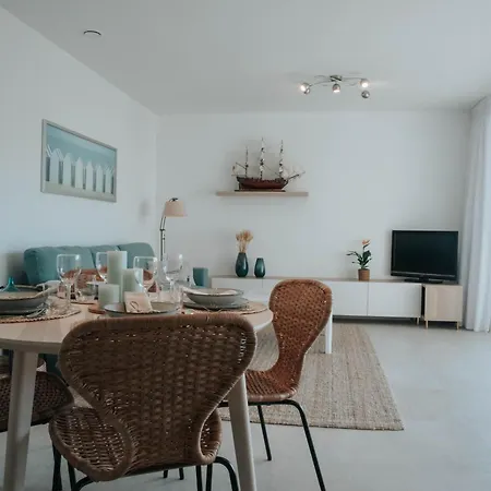 Nieuw Nabij Het Met Privegarage Apartment *